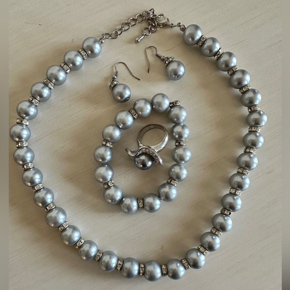 Gray pearl set.